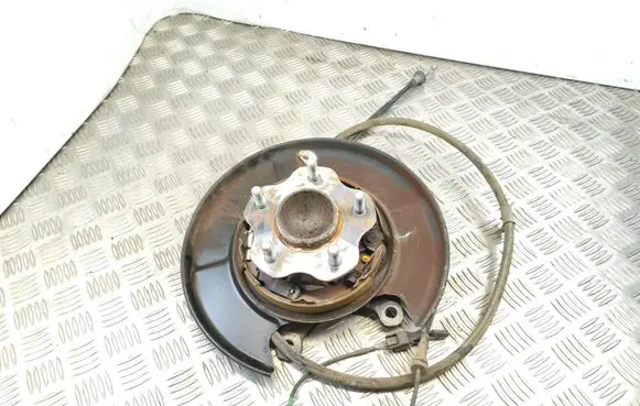 Nissan Juke I F15 Rear wheel hub