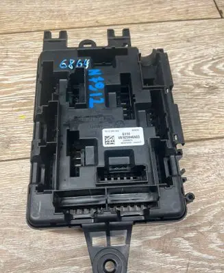 BMW 1 F20 F21 Fuse module 9389070 6925946603