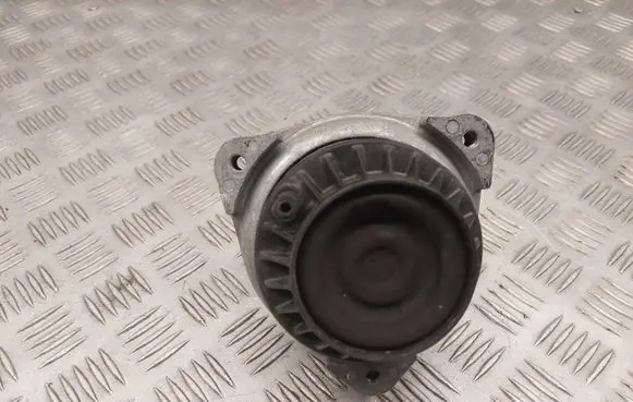 BMW 5 F10 F11 Engine mount bracket 6775905