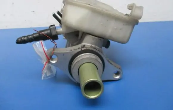 Ford Fusion Master brake cylinder