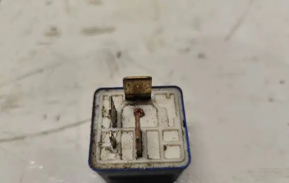 Audi A4 S4 B7 8E 8H Other relay 8A0951253