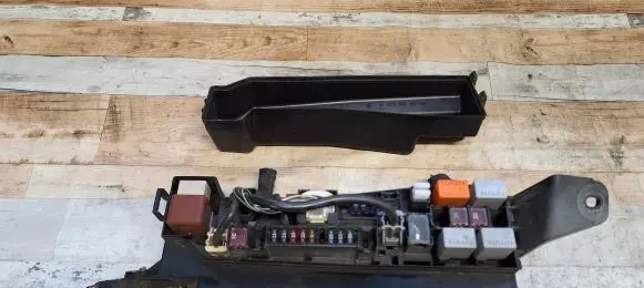 Toyota Corolla E120 E130 Fuse box set