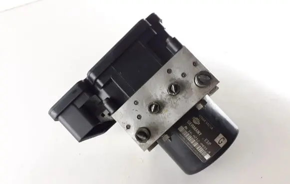 Nissan Navara D40 ABS Pump 476605X21A