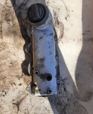 Volkswagen Golf IV Rocker cam cover 038103469EF