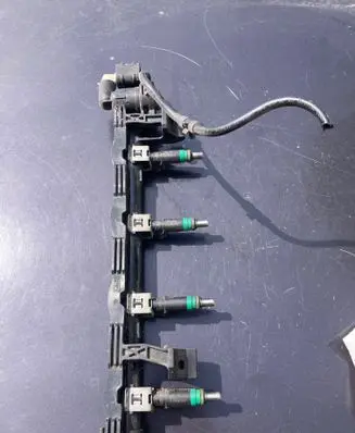 Ford Focus Fuel injectors set 98MFBC 6241P07392