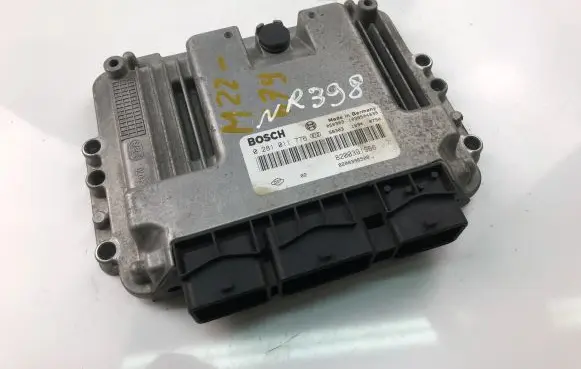 Renault Megane II Engine control unit/module ECU 8200391966 0281011776