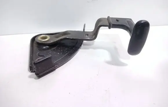 Engine bonnet (hood) release handle