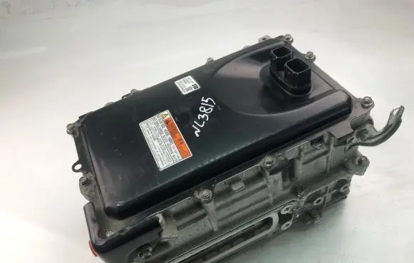 Voltage converter inverter