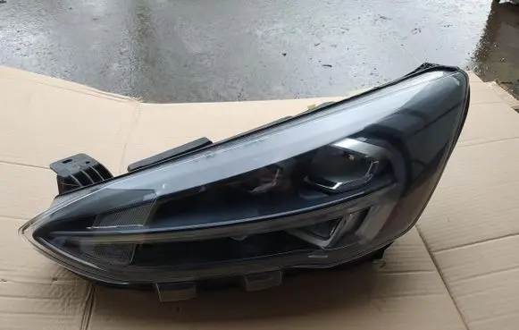 Ford Focus Headlight/headlamp JX7B-13E015-CE