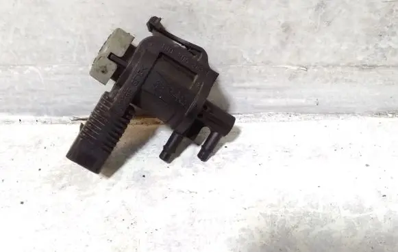 Volkswagen Touareg I Vacuum valve 1J0906283C