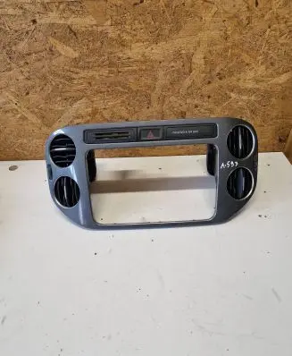 Radio/GPS head unit trim