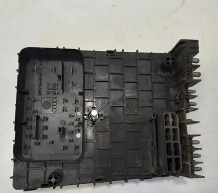 Volkswagen PASSAT B6 Fuse module 3C0937125