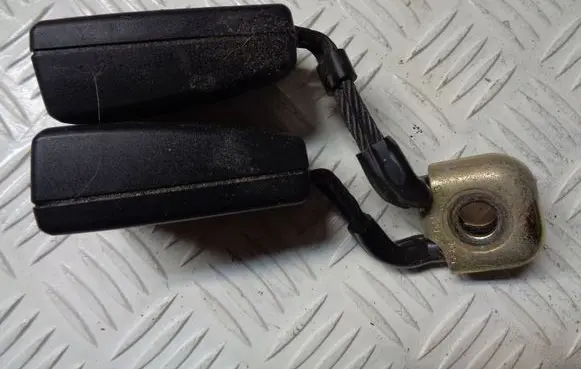 Skoda Octavia Mk2 (1Z) Middle seatbelt buckle (rear) 1Z0857488A