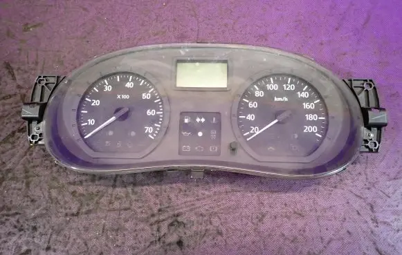 Dacia Logan I Speedometer (instrument cluster) 8200377202