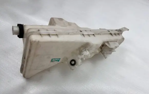 Volvo XC60 Windshield washer fluid reservoir/tank 31662335
