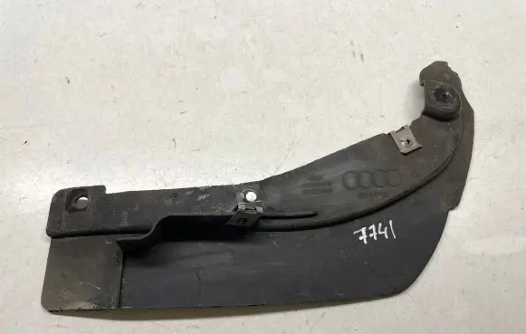 Audi Q7 4M Front mudguard 4M0807547E