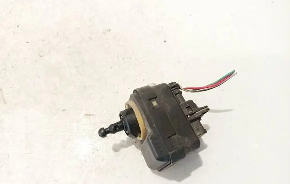Toyota Yaris Headlight level adjustment motor 