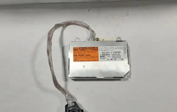 Renault Vel Satis Xenon control unit/module 8200051260