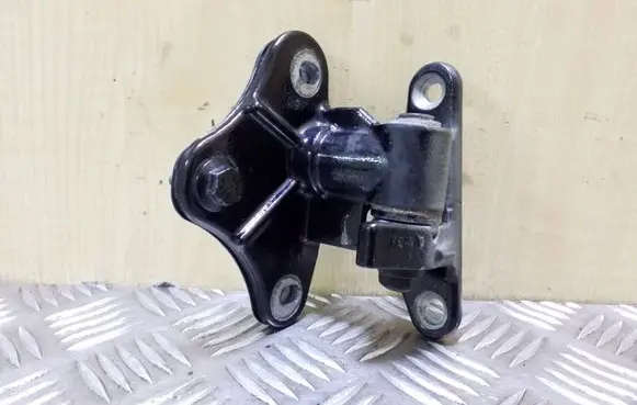 Mercedes-Benz ML W164 Rear door lower hinge