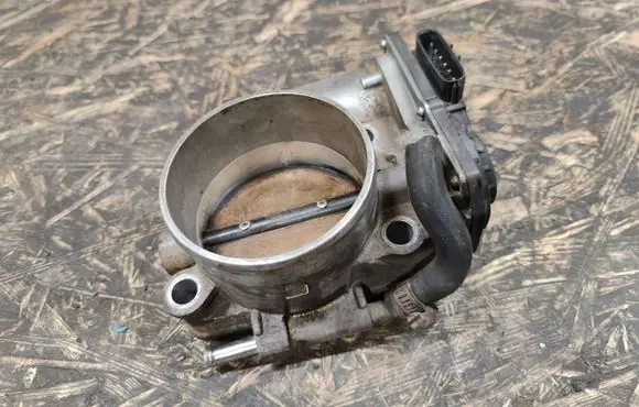 Land Rover Discovery 4 - LR4 Throttle valve 8W939F991CA