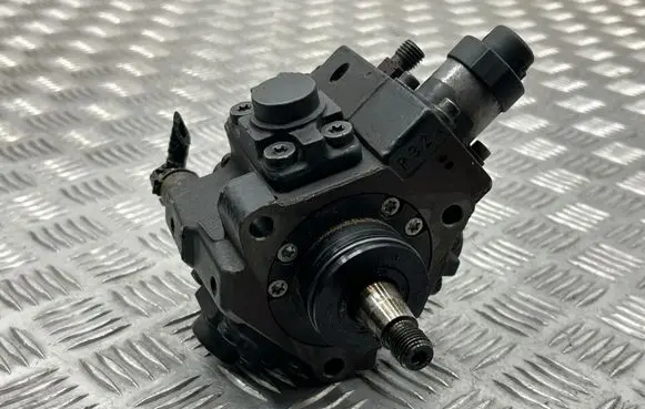 Hyundai i30 Fuel injection high pressure pump 0445010206 331002A420 2625147