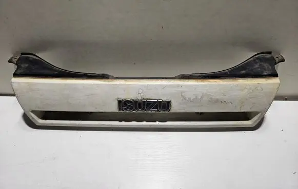 Isuzu Gemini Front grill 6202 21120