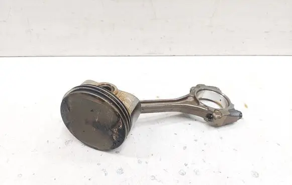 Toyota Yaris Piston with connecting rod 21120