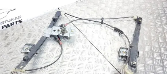 Volkswagen Golf III Front door manual window regulator 1H0837402B