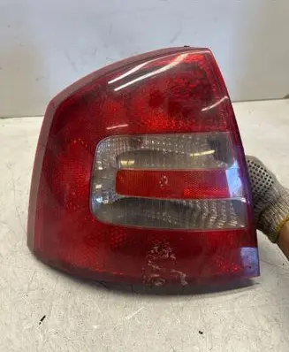 Skoda Octavia Mk2 (1Z) Rear/tail lights 1Z5945095A 1Z5945111A