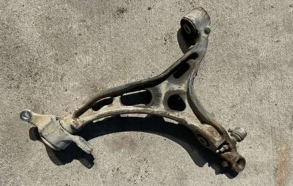 Jeep Grand Cherokee Front lower control arm/wishbone 68022605AD