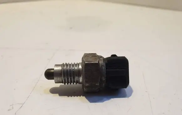 BMW 5 E39 Reversing light switch sensor 7506637