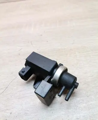 BMW 5 E39 Vacuum valve 2247906 72279600