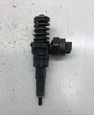 Volkswagen PASSAT B5 Fuel injector 038130073F 0414720007