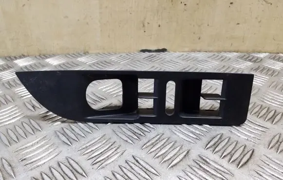 Volkswagen PASSAT CC Mirror switch trim 3C8857858D