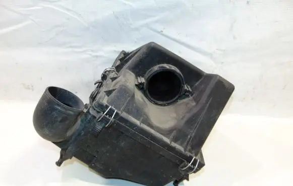 Mercedes-Benz C W202 Air filter box A6110900101 A6040941304 A6040941404