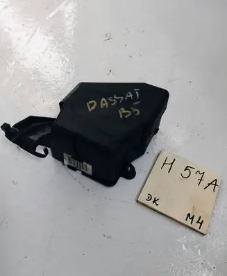Volkswagen PASSAT B5 Fuse box set 5010423