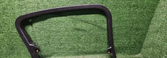 Maserati Grecale Rear door window/glass frame 06701998160