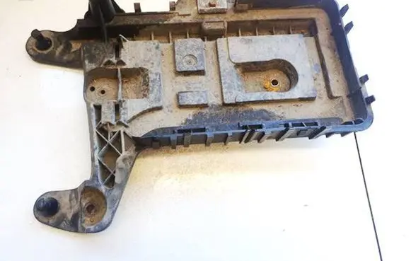 Battery box tray