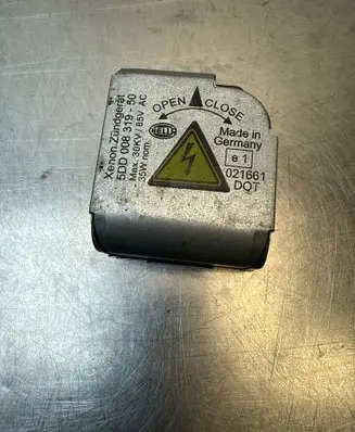 Audi A6 S6 C6 4F Headlight ballast module Xenon 021661