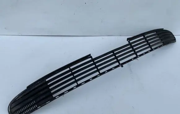 Opel Vectra B Front bumper lower grill 90464532 007123841