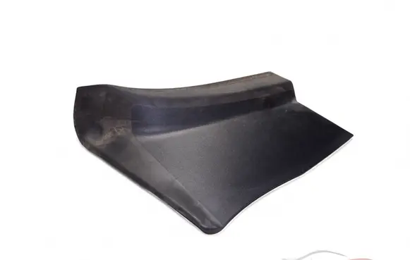 Rear/tail light trim molding
