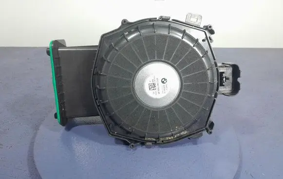 BMW X4 F26 Subwoofer speaker 6811926
