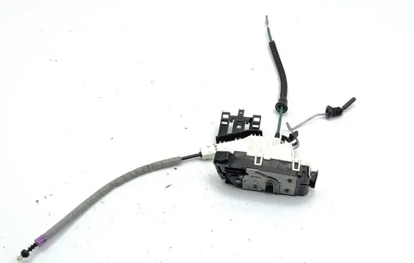 Infiniti Q30 Rear door lock A0997305900 ZGS002