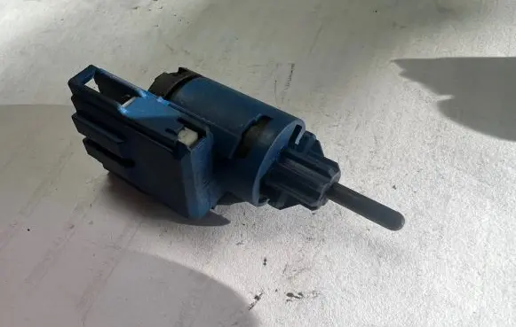 Clutch pedal sensor
