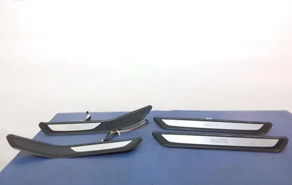 Foot area side trim