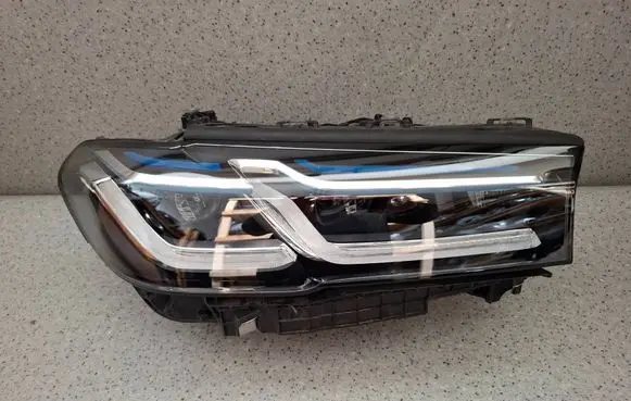 BMW 5 G30 G31 G38 Headlight/headlamp 9850588 030323021 1EX2644