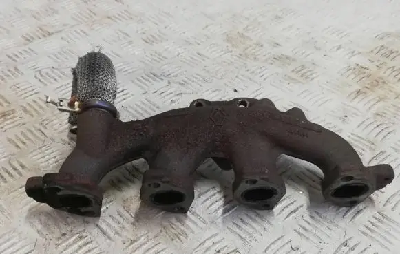 Renault Megane IV Exhaust manifold 140042976R