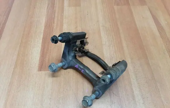 Opel Insignia B Brake caliper pad carrier rear 13595925 84444638 511309796