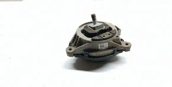 BMW 4 F32 F33 Engine mount bracket 6867441