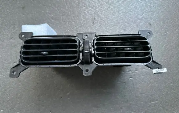 Nissan King Cab, Navara Dash center air vent grill 68750VJ200